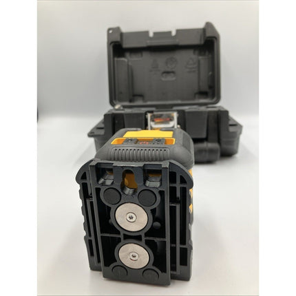 DEWALT DW08802 36' Range Self - Leveling RED Cross Line Laser Level (1486,1381) - Long Island Liquidation
