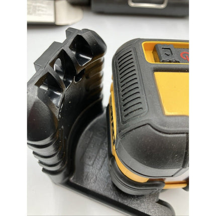 *DeWalt DW08802 36ft Range Self - leveling Cross Line Laser Level - Long Island Liquidation