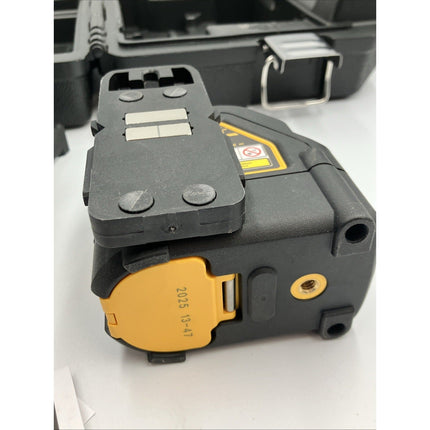DeWalt DW088CG Cross Line Laser Level Green Beam Self - Leveling Tool with Mount - Long Island Liquidation