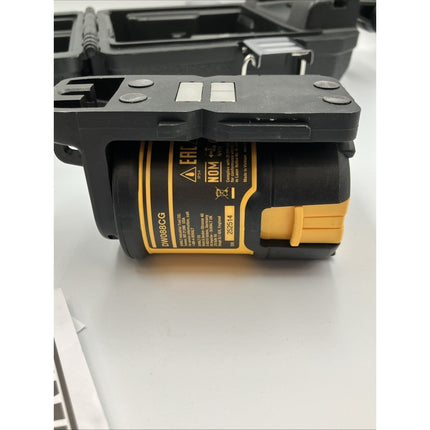 DeWalt DW088CG Cross Line Laser Level Green Beam Self - Leveling Tool with Mount - Long Island Liquidation