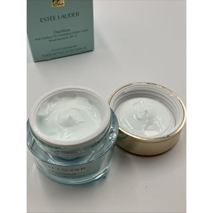 Estée Lauder DayWear Matte DayWear Matte Moisturizer 1.7oz/50ml 80% READ Description - Long Island Liquidation