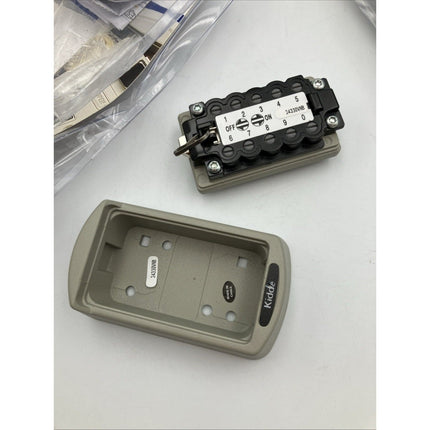 GE Access Point Push Button Wall Mounted Key Storage Safe Keysafe Pair - Long Island Liquidation