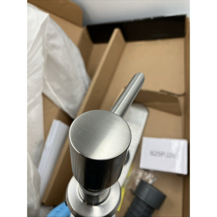 Glacier Bay Paulina 1 - Handle Pull - Down Sprayer Kitchen Faucet in Stainless Steel - Long Island Liquidation