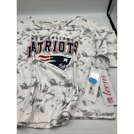 NFL New England Patriots Teen Girls Gray Tie - Dye Crop T-shirt, Large (11/13) - Long Island Liquidation